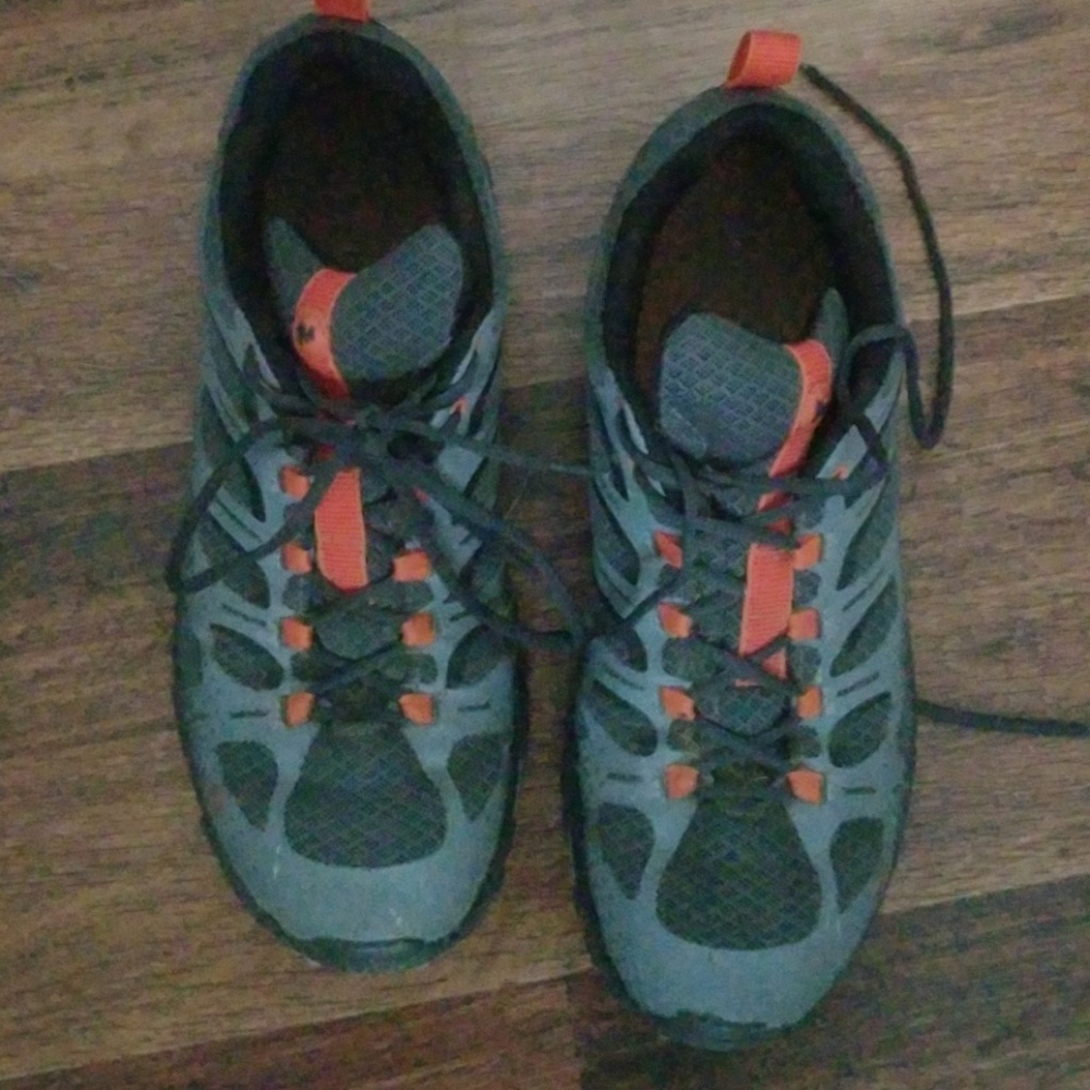 Men's Merrell athletic shoes size 10.